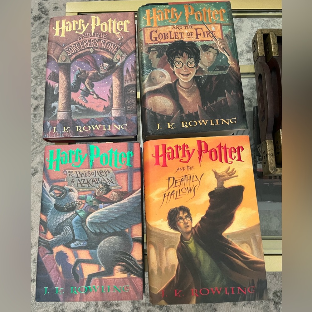 Harry Potter First Edition Hard Cover(4)EUC Highly Collectible valued over $3500 - Picture 1 of 14
